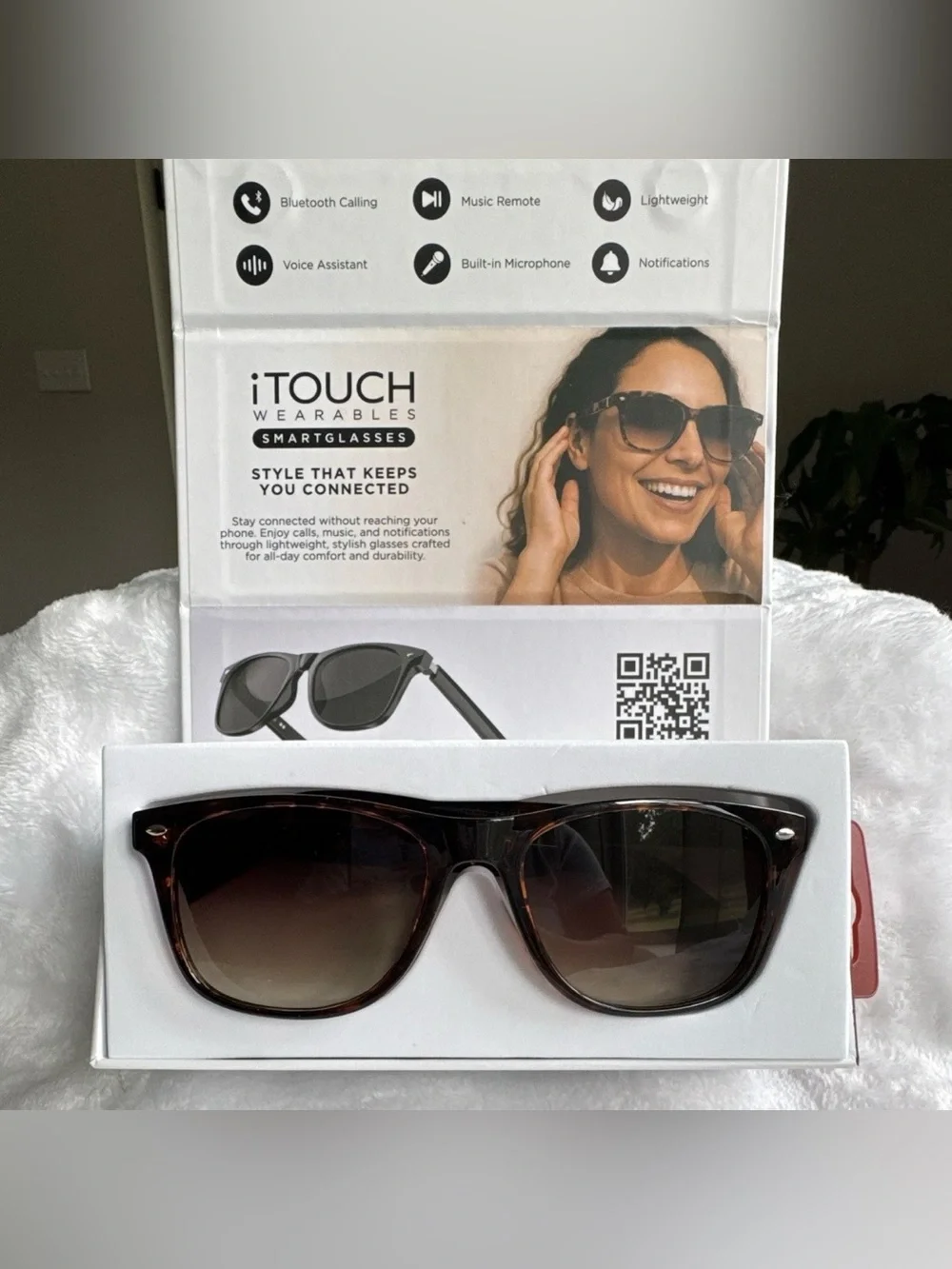 iTouch Wearables SMARTGLASSES Bluetooth Smart Glasses w/ Calling NIB